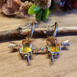 Stylische Ohrringe mit Pfeil 18K vergoldet