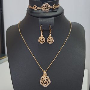 Set "Rose" - 4-teilig - 18K vergoldet mit funkelnden Zirkoa-Steinen